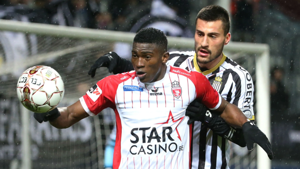 Taiwo Awoniyi in Mouscron